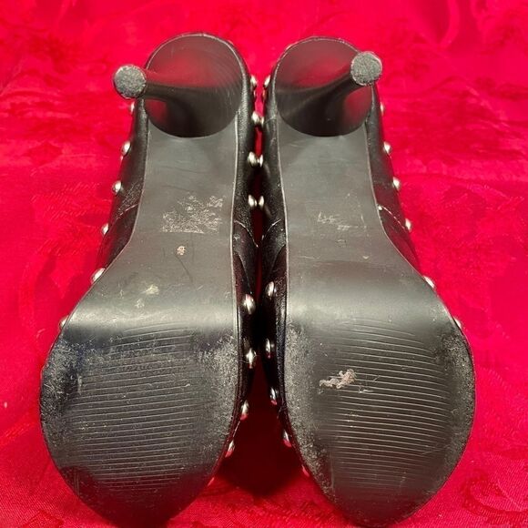 BLACK LEATHER w GOLD STUDDED SPIKE PLATFORMS 8M - Picture 7 of 7